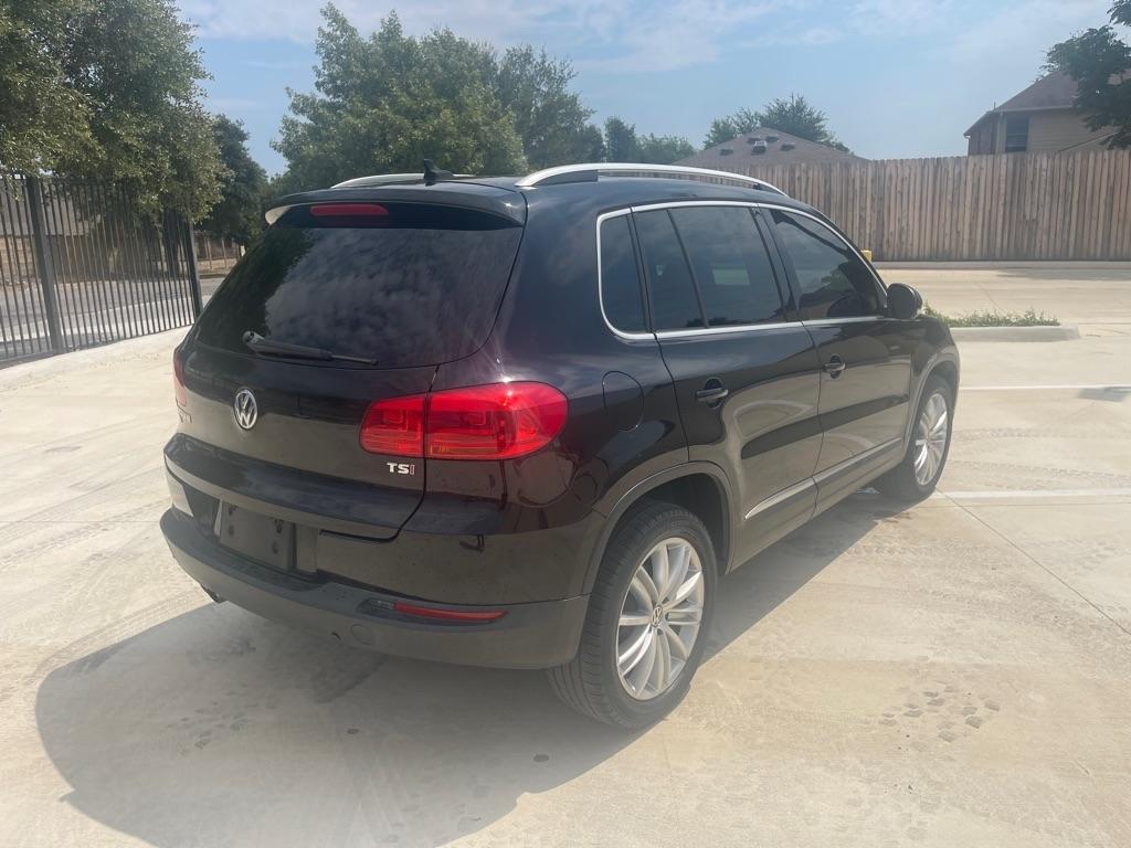 Volkswagen Tiguan S 2016