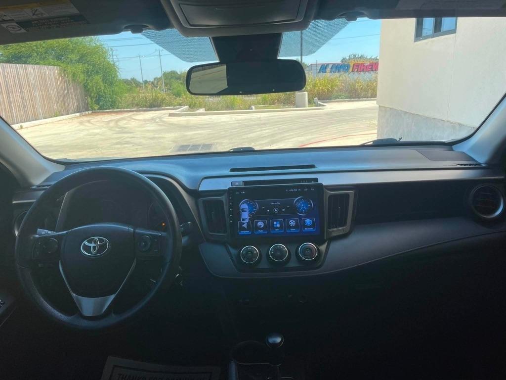 Toyota RAV4 LE AWD 2018