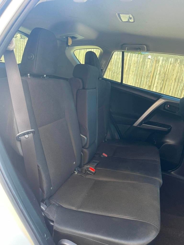 Toyota RAV4 LE AWD 2018