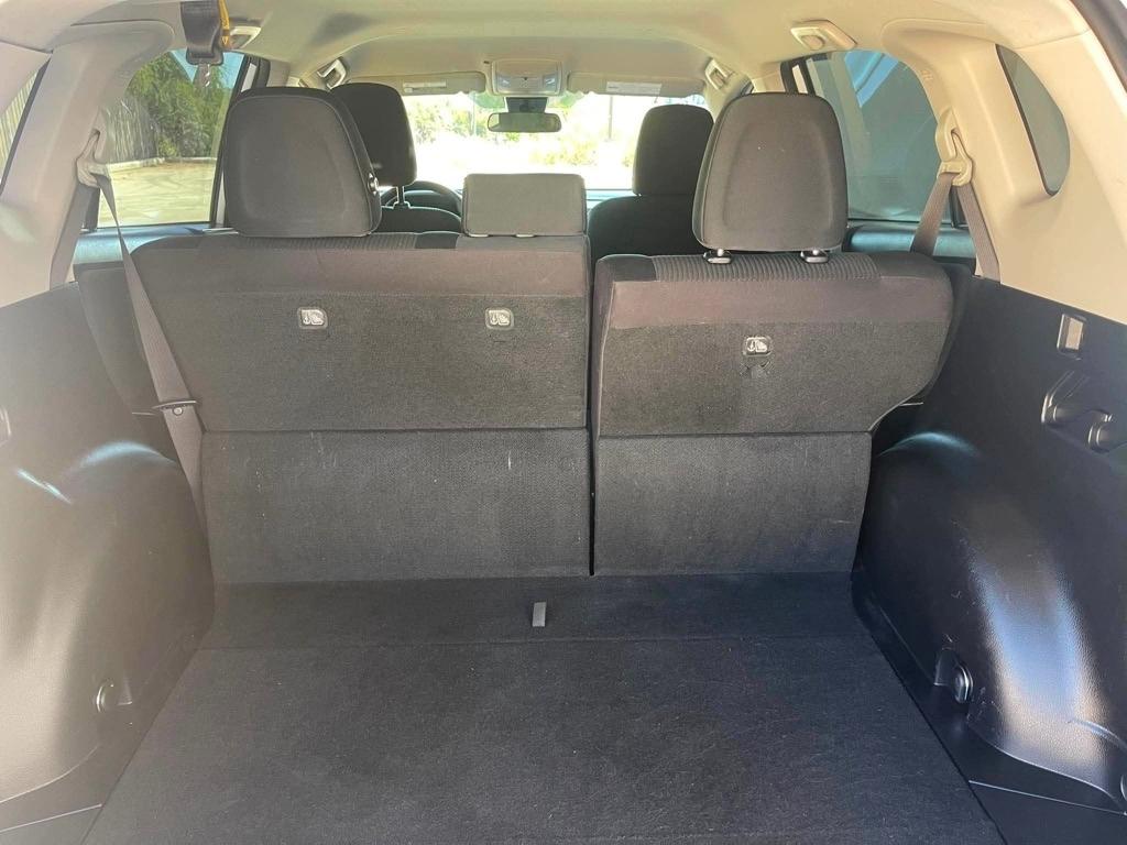 Toyota RAV4 LE AWD 2018