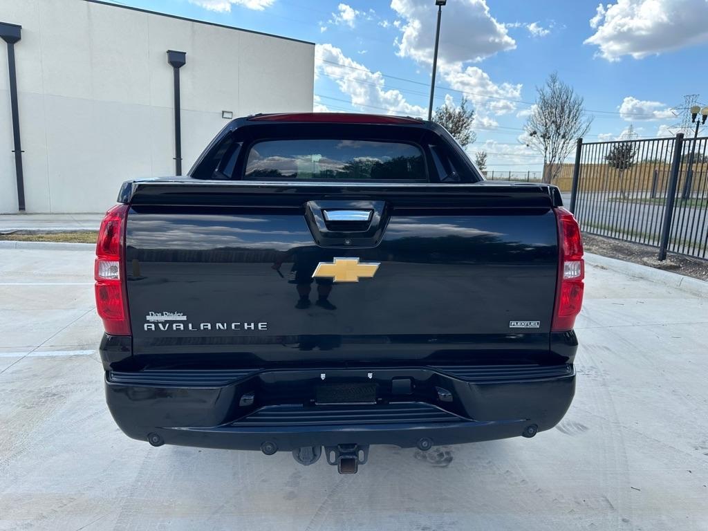 Chevrolet Avalanche LS 2WD 2012