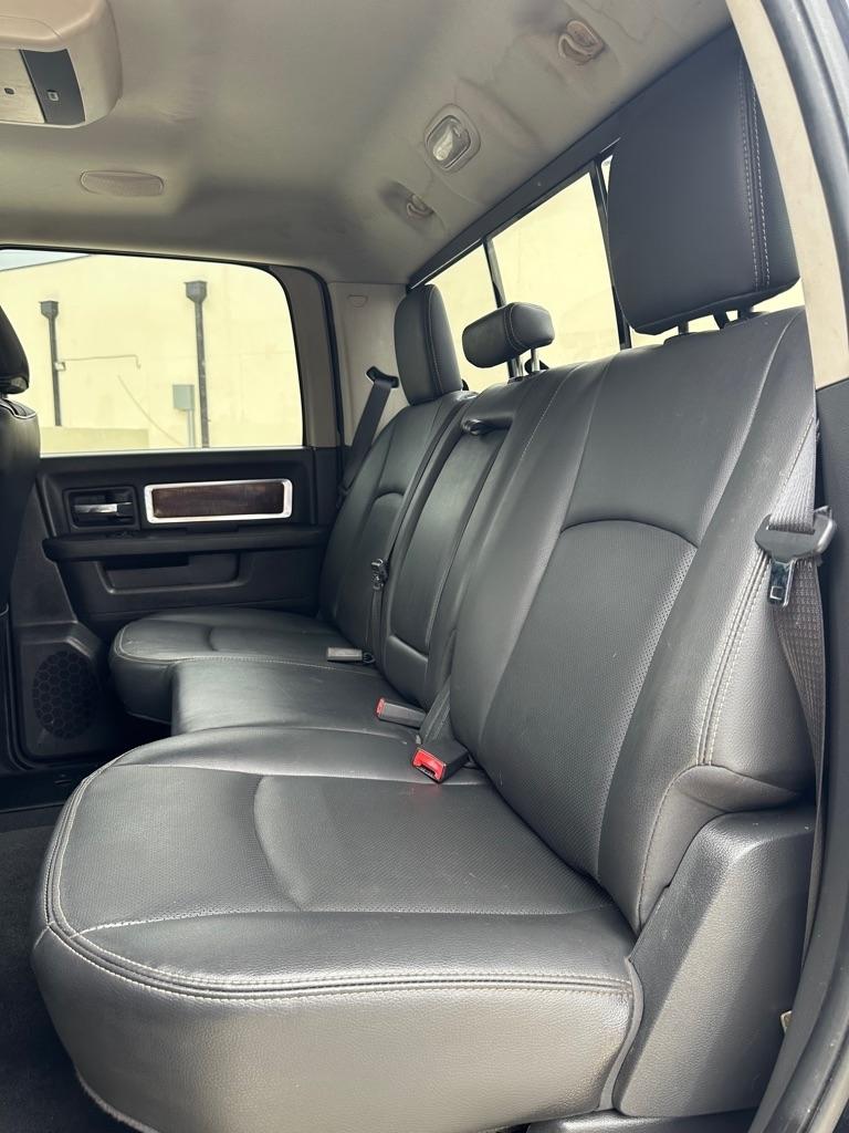 RAM 1500 Laramie Crew Cab 4WD 2012