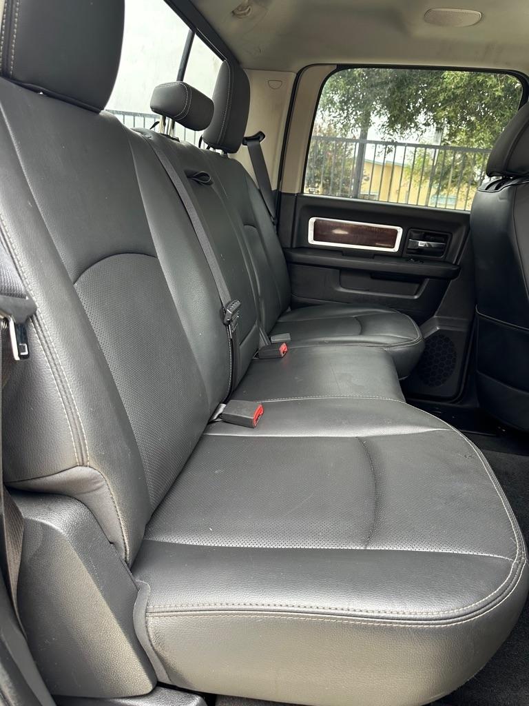 RAM 1500 Laramie Crew Cab 4WD 2012