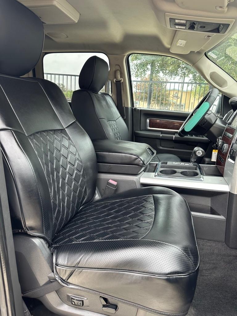 RAM 1500 Laramie Crew Cab 4WD 2012