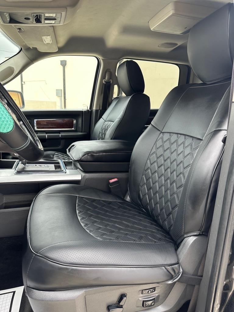 RAM 1500 Laramie Crew Cab 4WD 2012