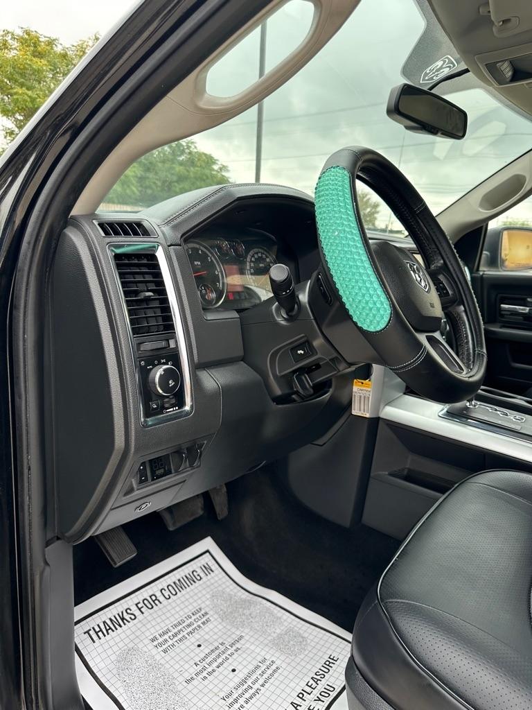 RAM 1500 Laramie Crew Cab 4WD 2012