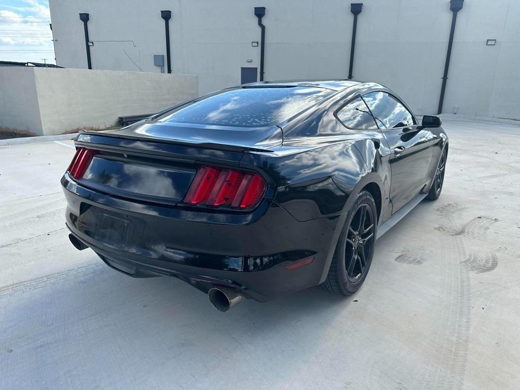Ford Mustang V6 Coupe 2015