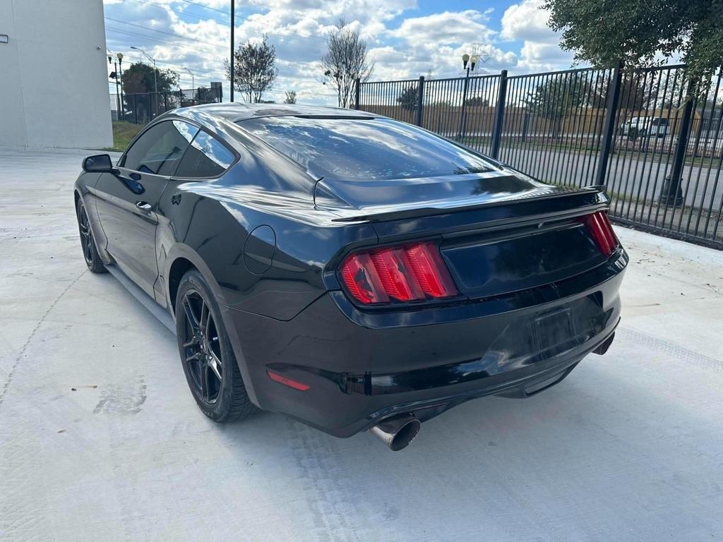 Ford Mustang V6 Coupe 2015