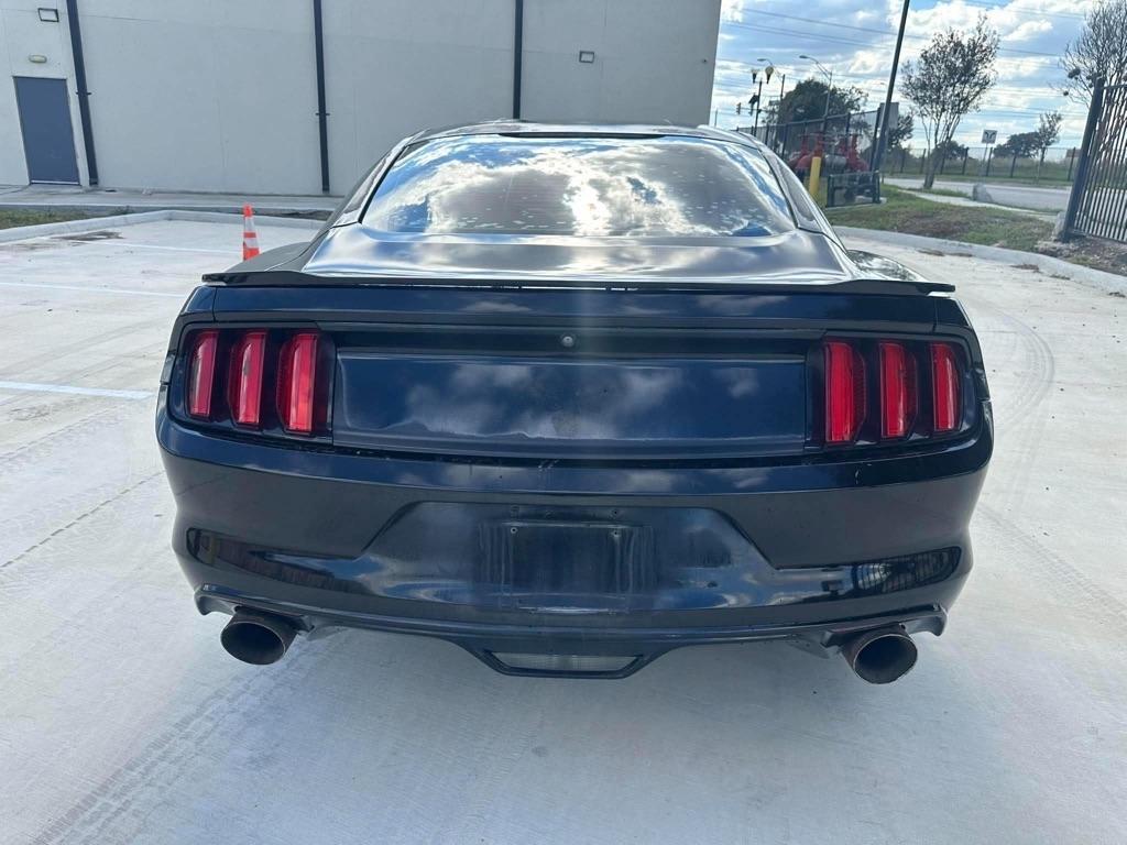 Ford Mustang V6 Coupe 2015