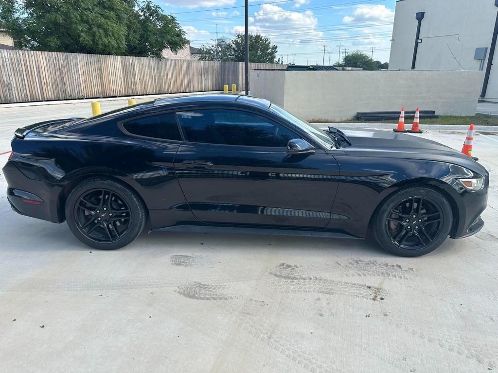 Ford Mustang V6 Coupe 2015
