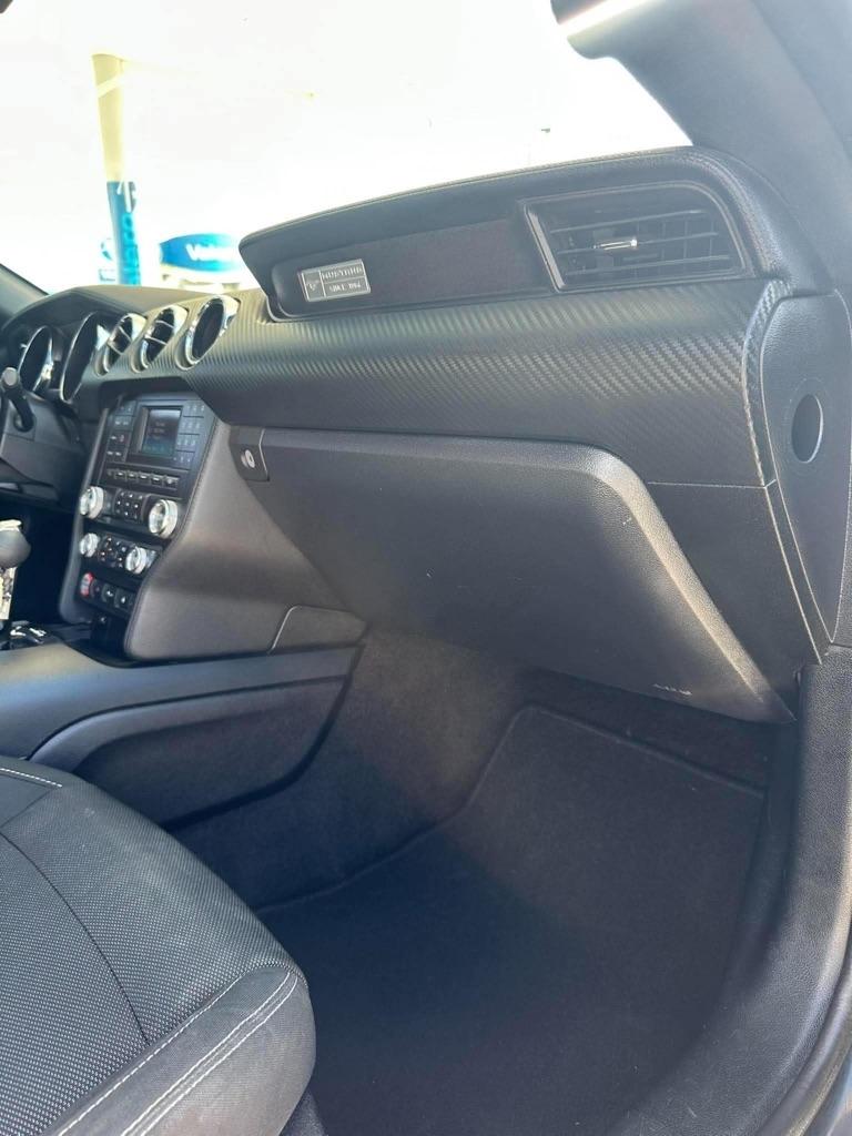 Ford Mustang V6 Coupe 2015