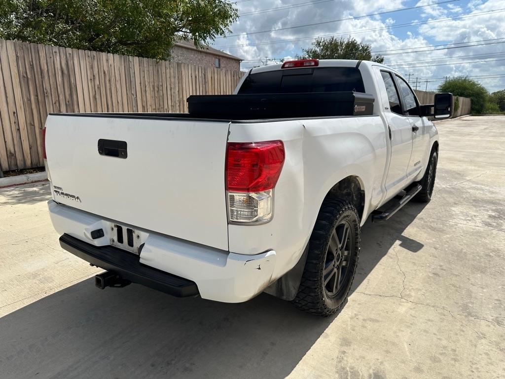Toyota Tundra Tundra-Grade Double Cab 4.6L 2WD 2011
