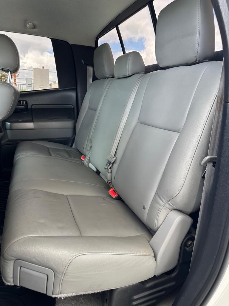 Toyota Tundra Tundra-Grade Double Cab 4.6L 2WD 2011