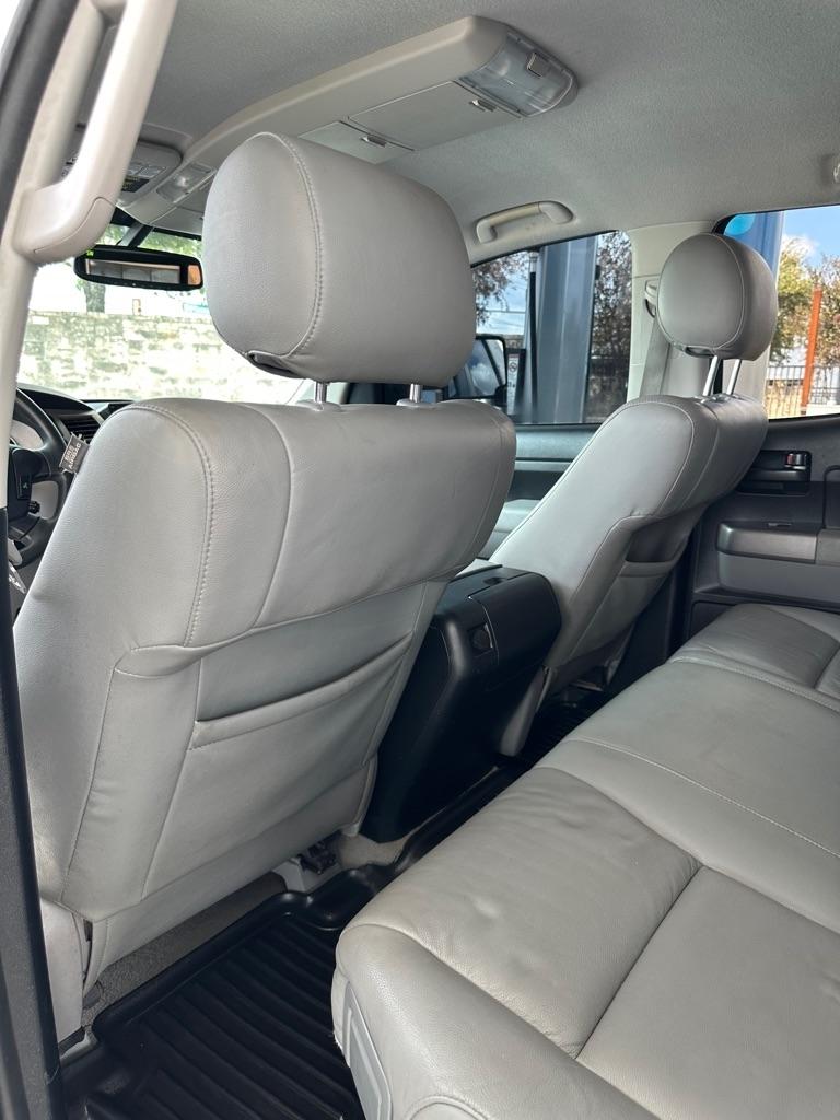 Toyota Tundra Tundra-Grade Double Cab 4.6L 2WD 2011
