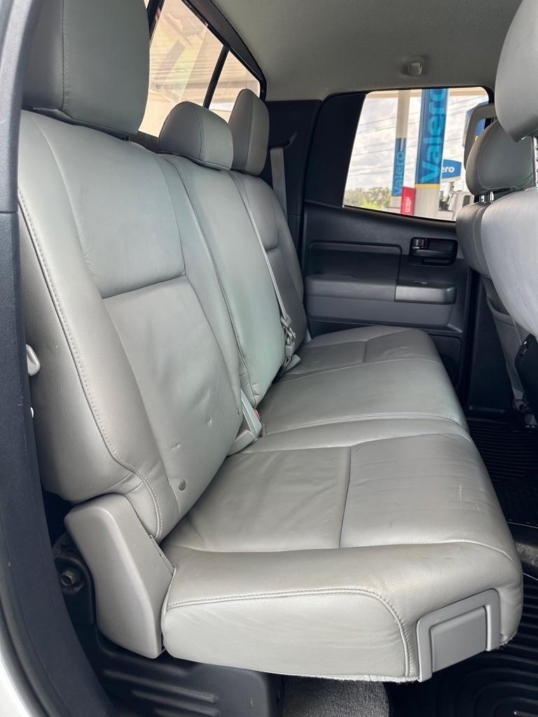 Toyota Tundra Tundra-Grade Double Cab 4.6L 2WD 2011