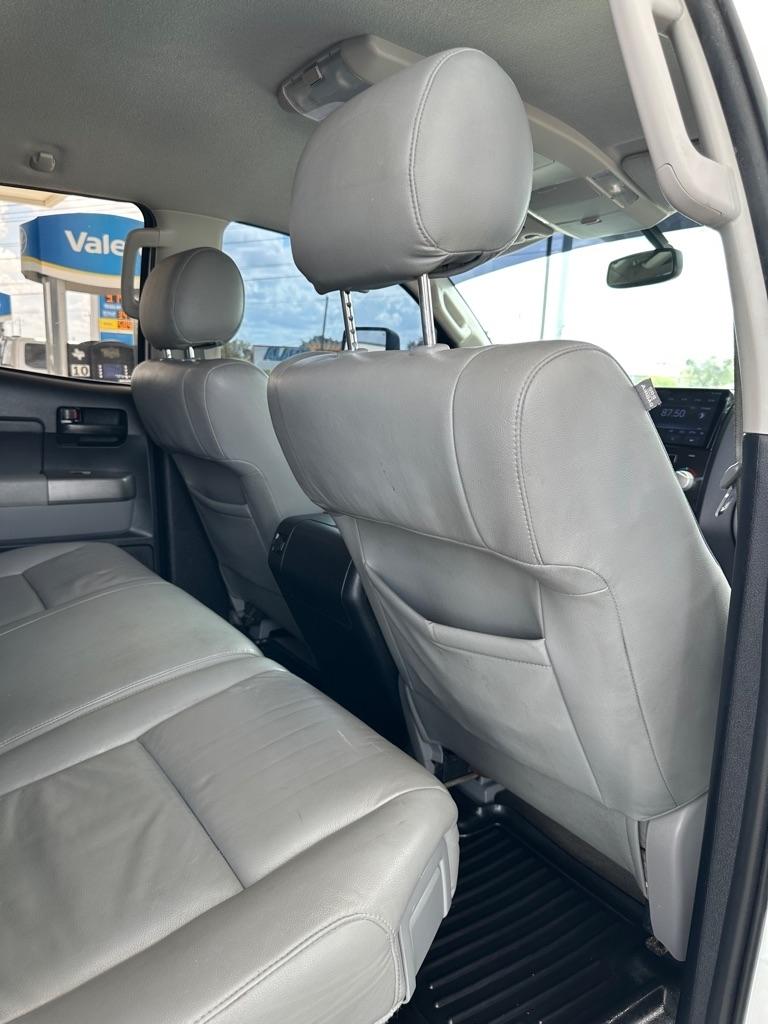 Toyota Tundra Tundra-Grade Double Cab 4.6L 2WD 2011