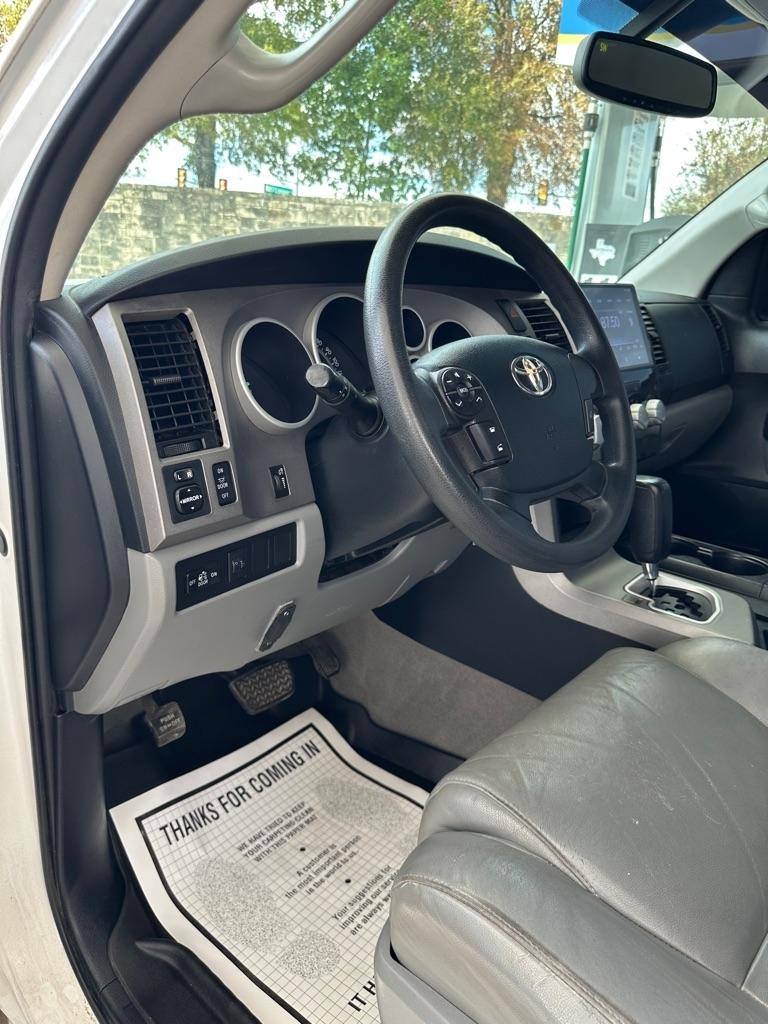 Toyota Tundra Tundra-Grade Double Cab 4.6L 2WD 2011
