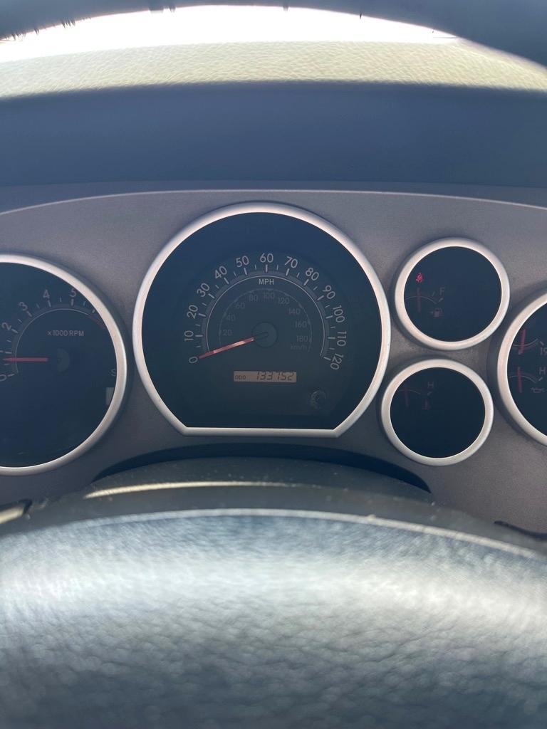 Toyota Tundra Tundra-Grade Double Cab 4.6L 2WD 2011