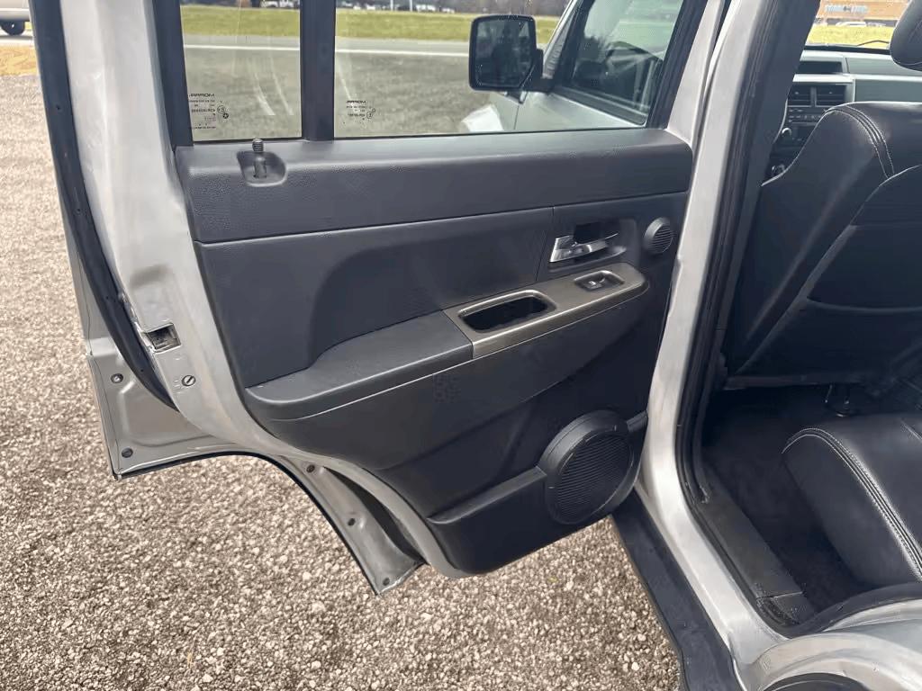 Jeep Liberty  2012