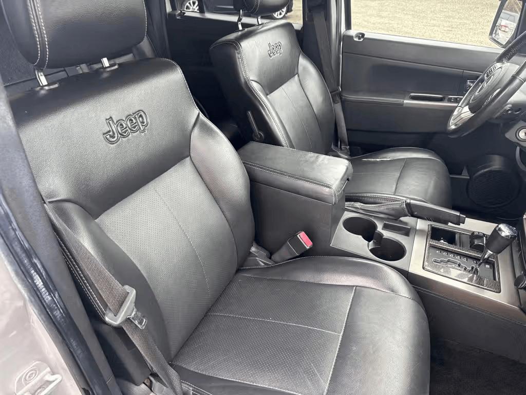 Jeep Liberty  2012