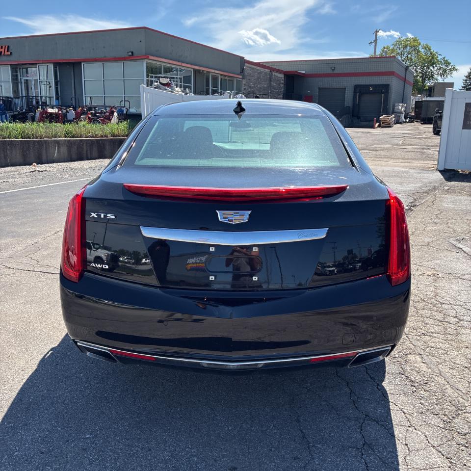 Cadillac XTS  2017