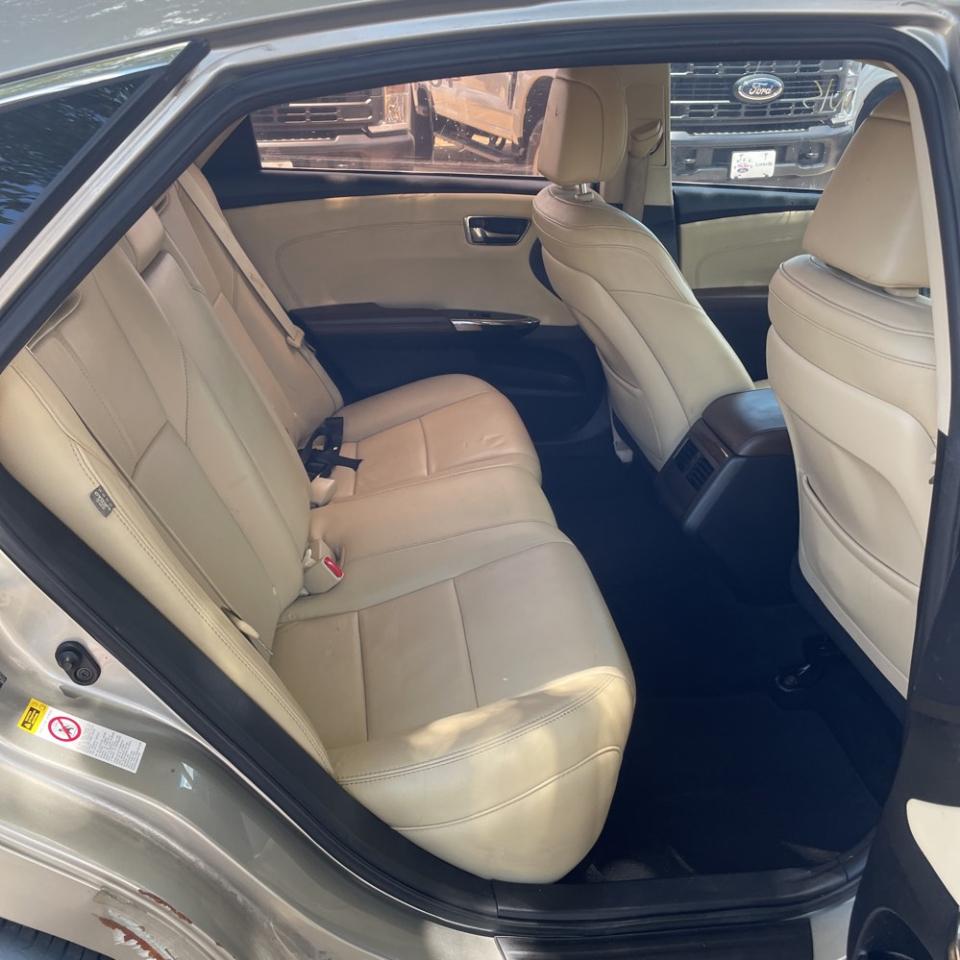Toyota Avalon  2013