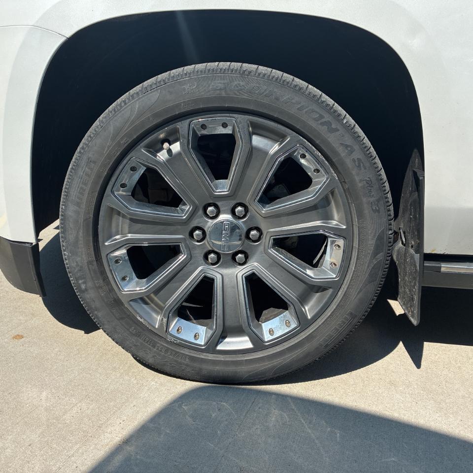 GMC Yukon Denali  2016