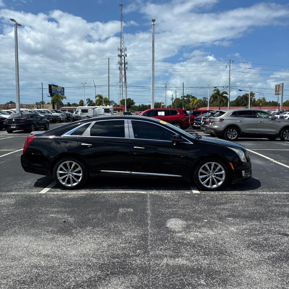 Cadillac XTS  2013
