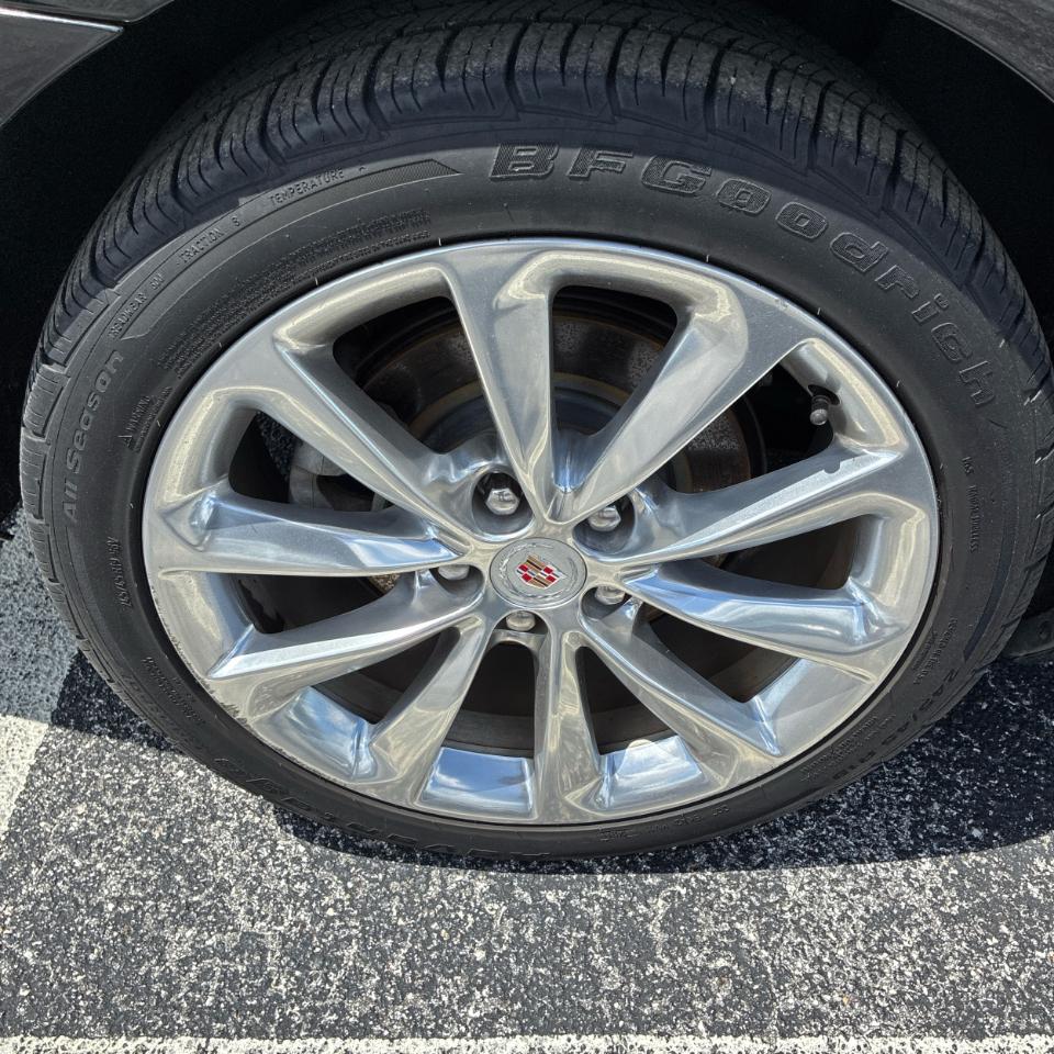 Cadillac XTS  2013