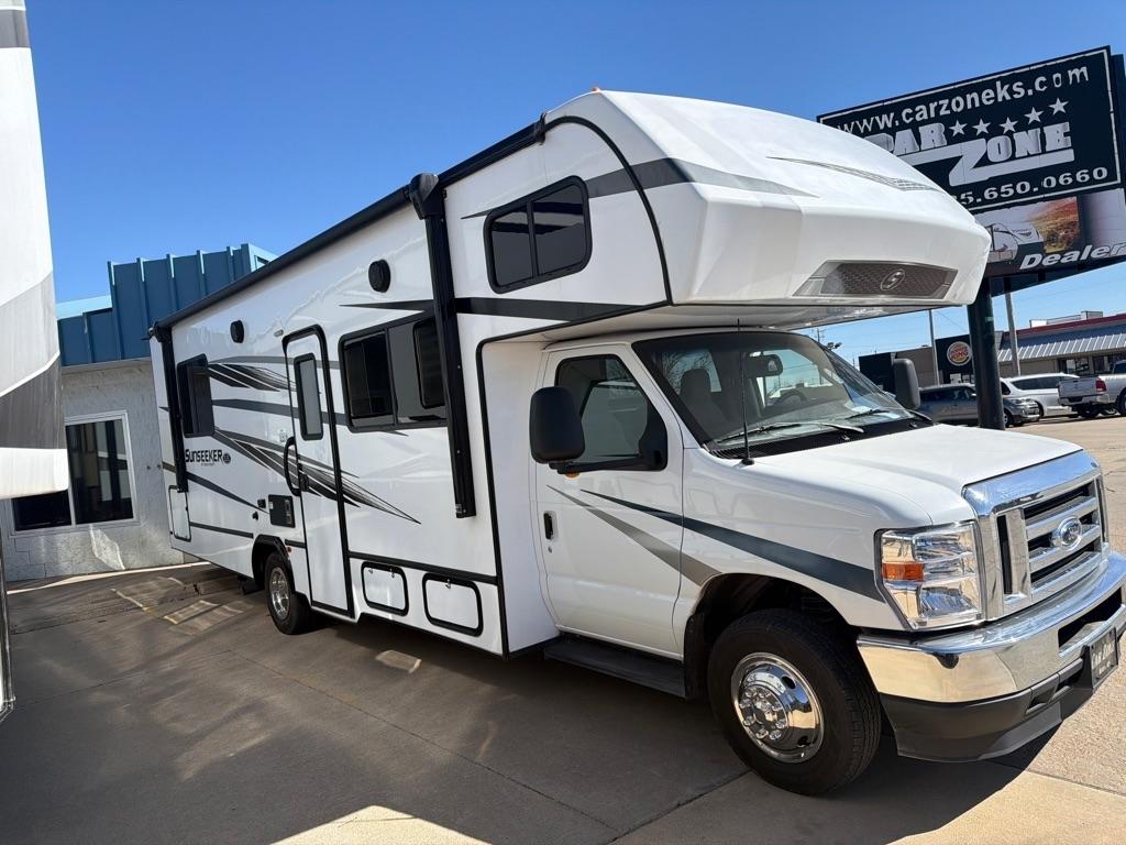 2024 Ford Econoline E-450