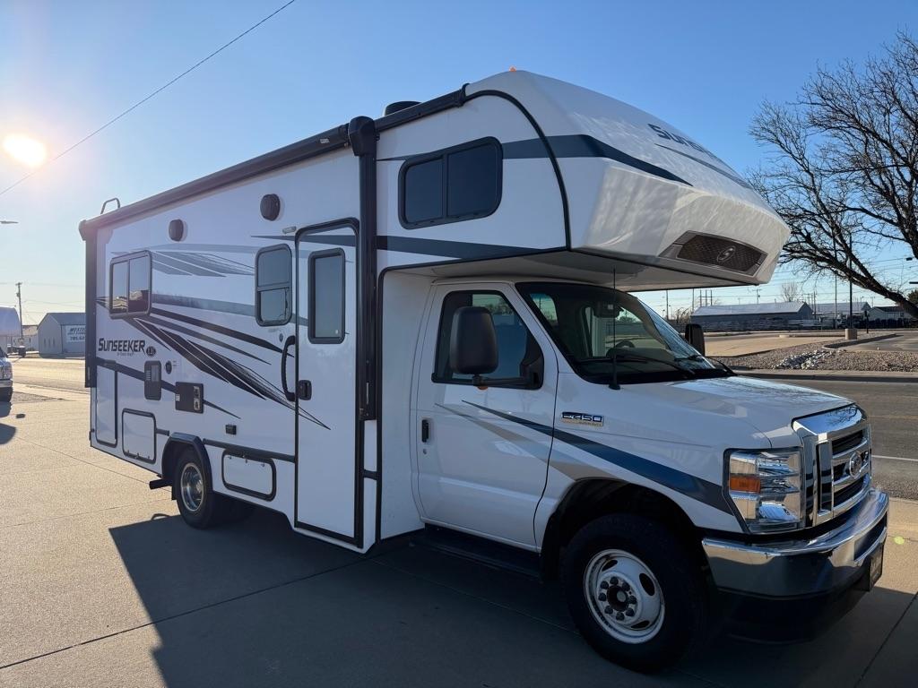 2023 Ford Econoline E-450