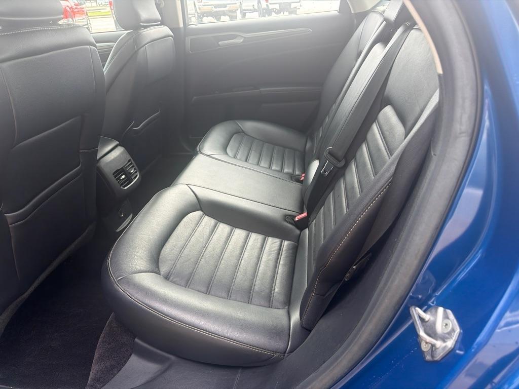 Ford Fusion photo 4