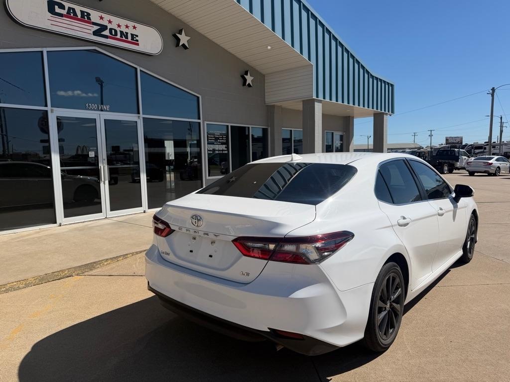 Toyota Camry photo 3