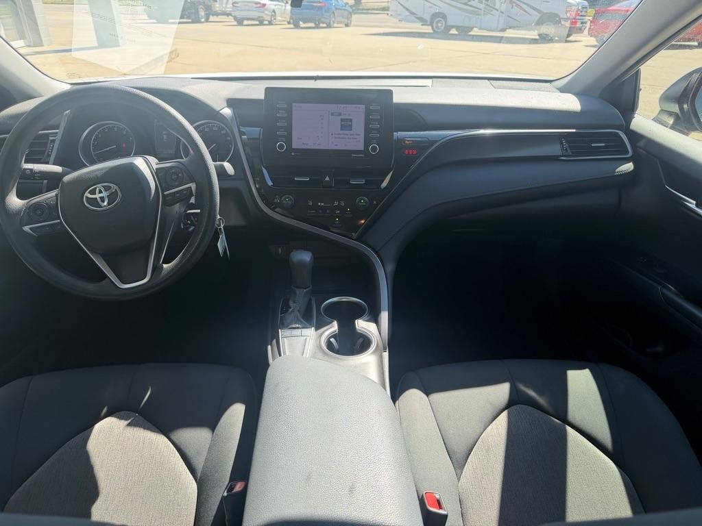 Toyota Camry photo 7
