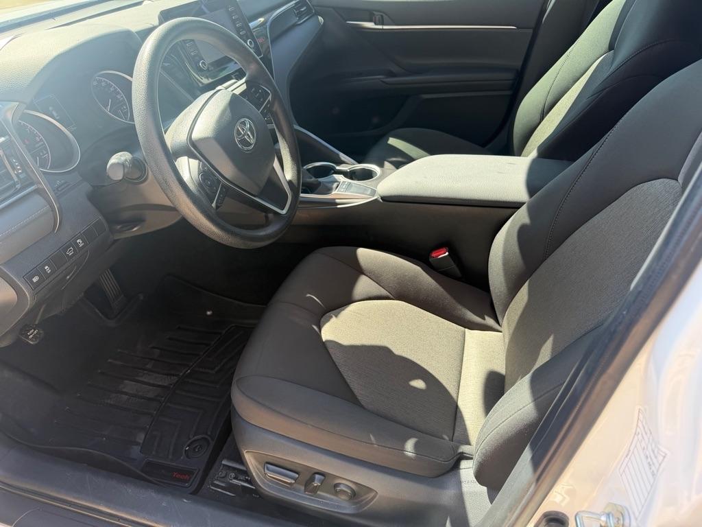 Toyota Camry photo 8