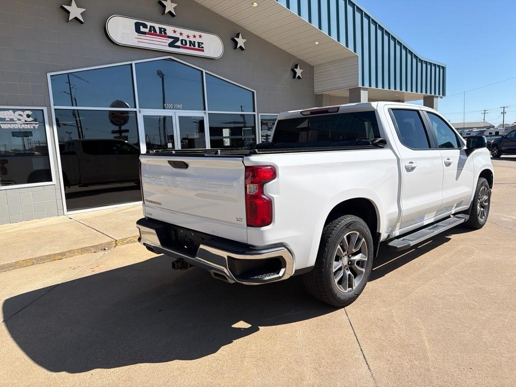 Chevrolet Silverado photo 3