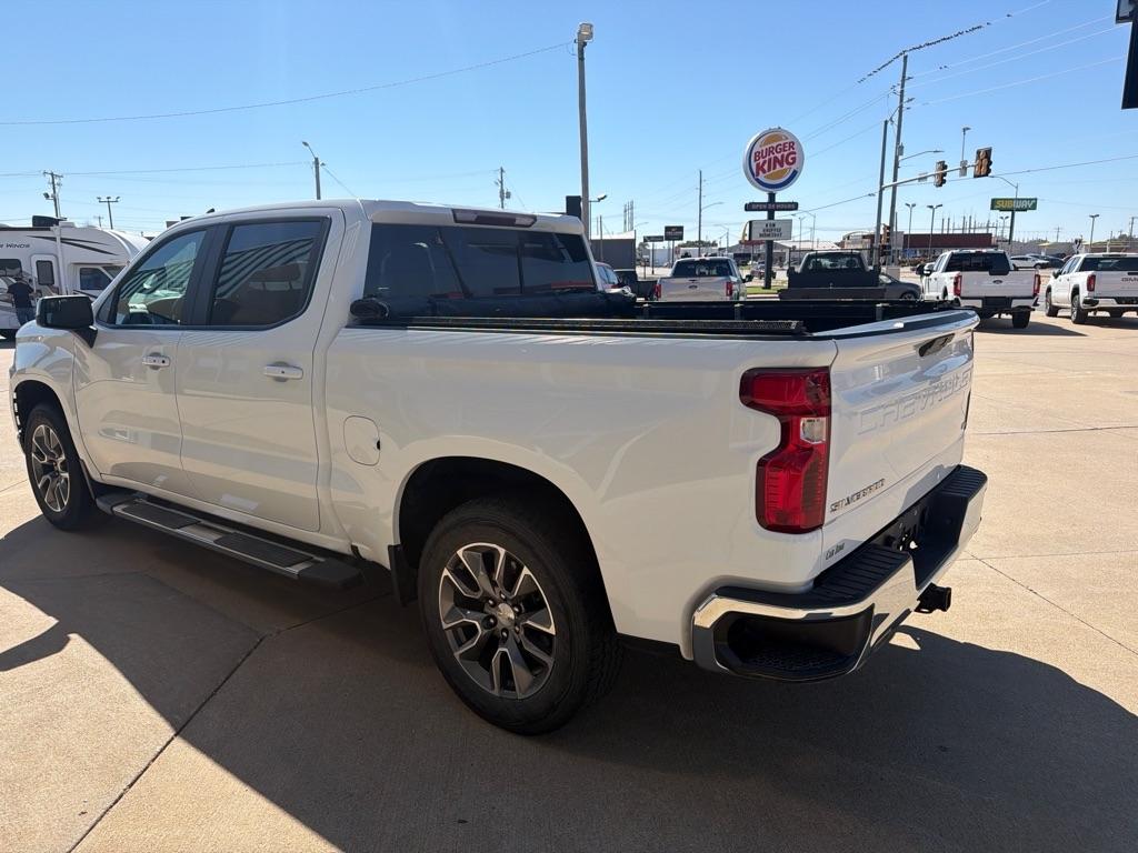 Chevrolet Silverado photo 4