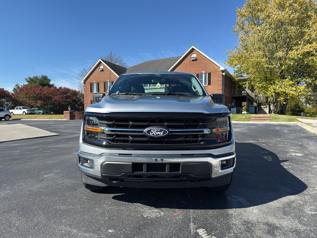 2024 Ford F-150 XLT photo 2