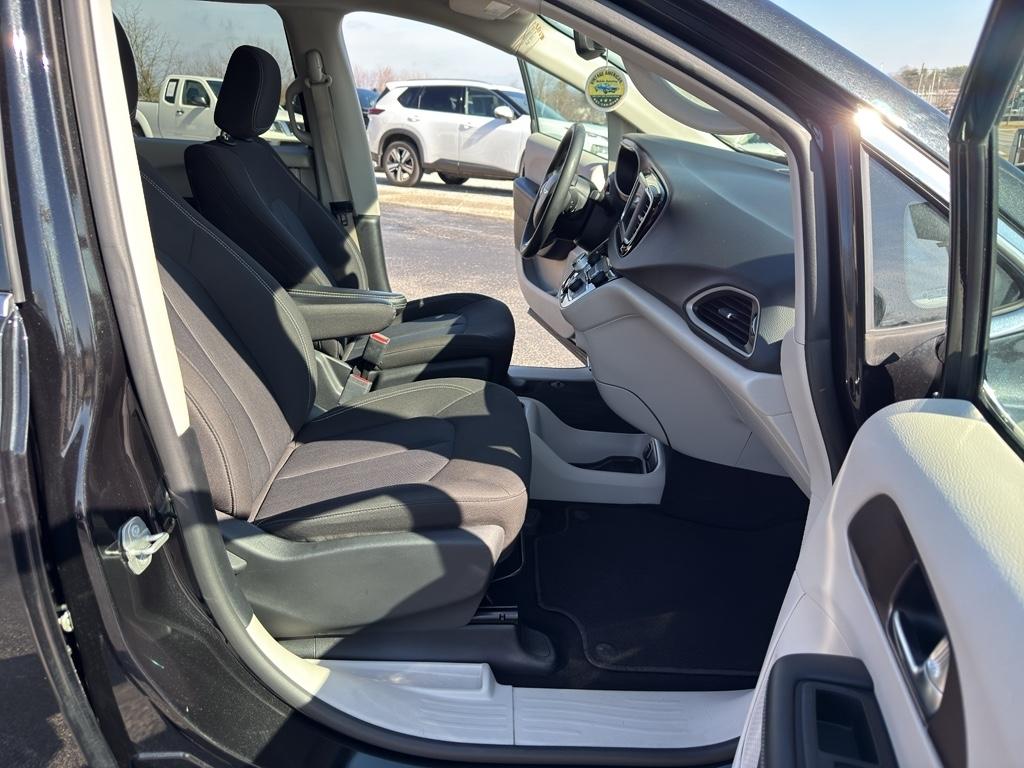 Chrysler Voyager  2023