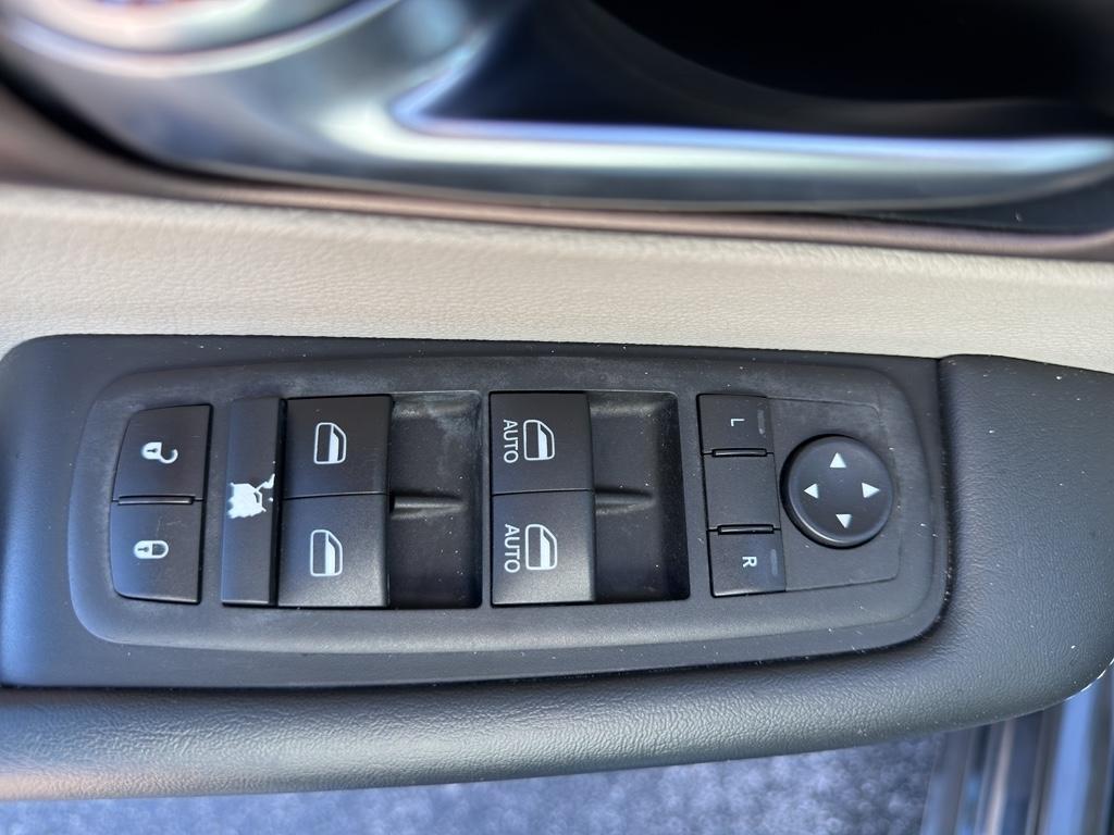 Chrysler Voyager  2023