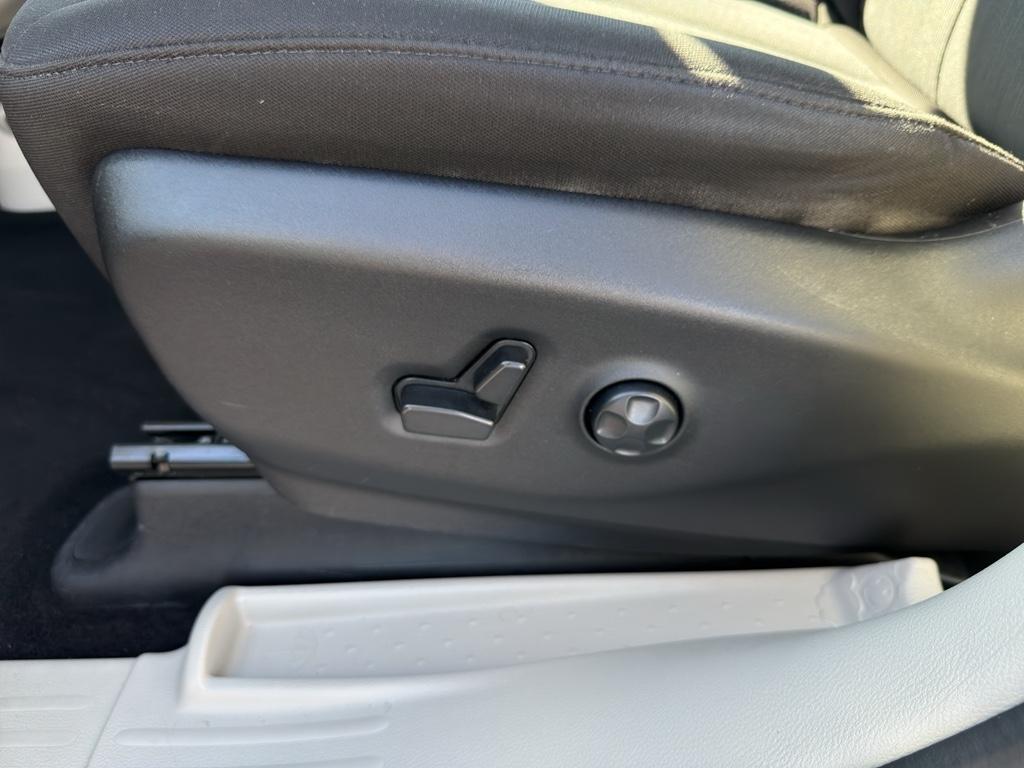 Chrysler Voyager  2023