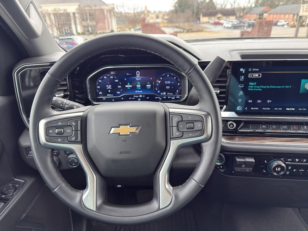 Chevrolet Silverado 1500  2025