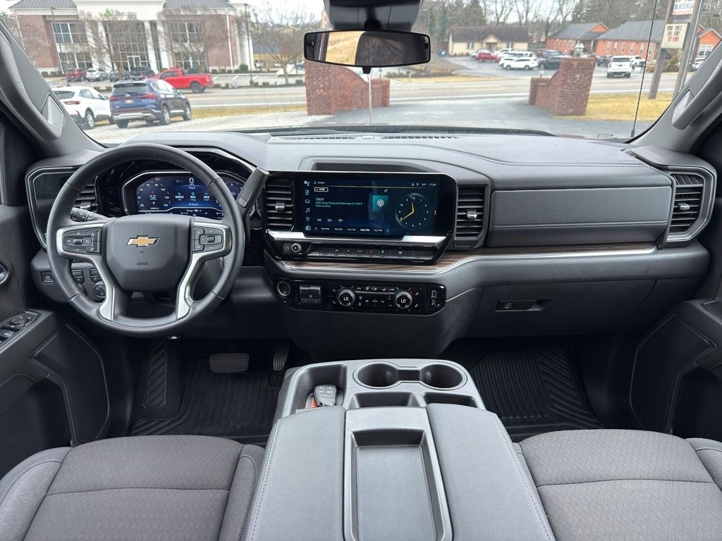 Chevrolet Silverado 1500  2025