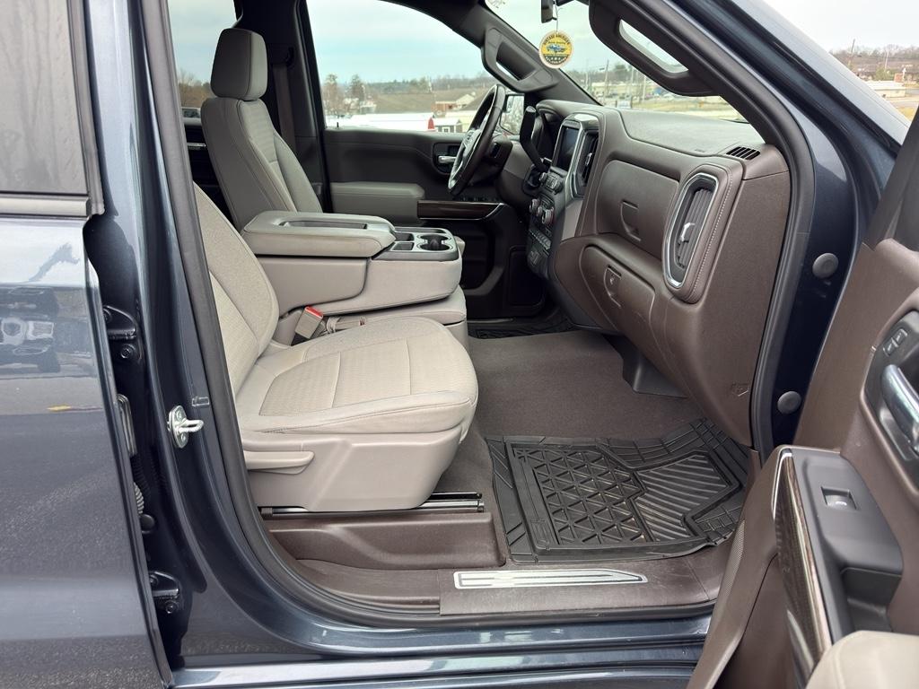 Chevrolet SILVERADO  2022