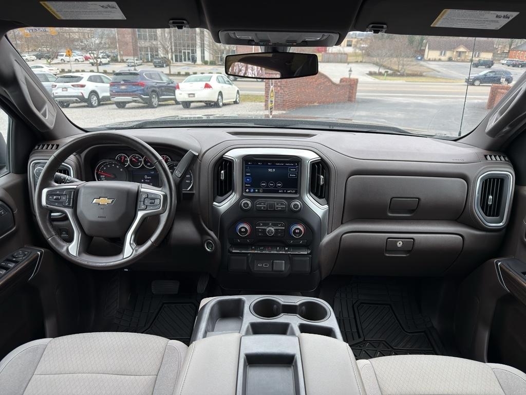 Chevrolet SILVERADO  2022