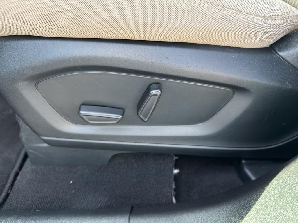 2023 Ford Explorer Base - Photo 14