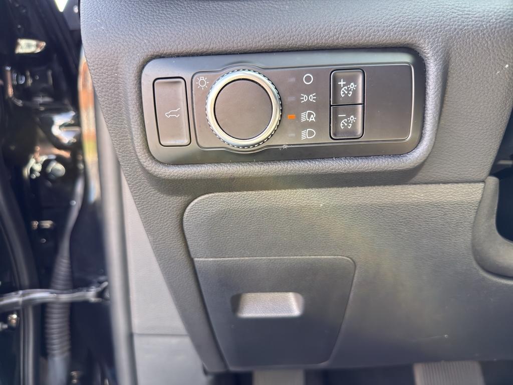 2023 Ford Explorer Base - Photo 15