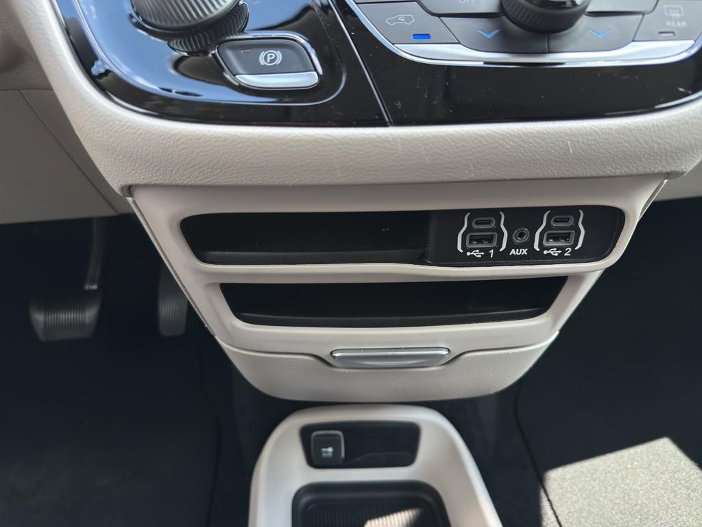 Chrysler Voyager  2022