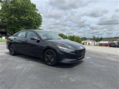 2022 Hyundai Elantra 