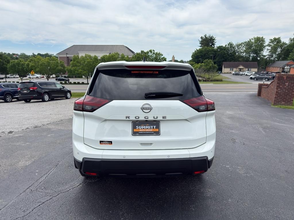 Nissan Rogue  2024